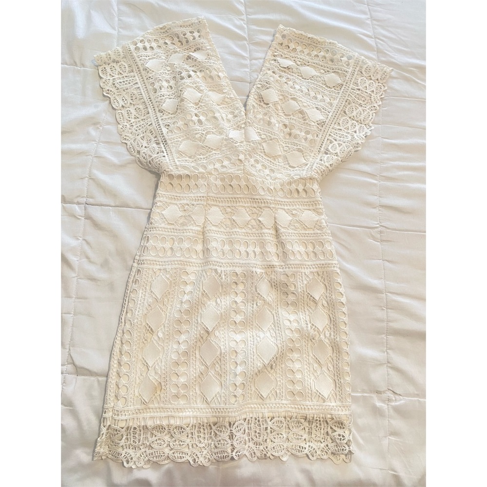 Lulus V-Neck Lace dress
